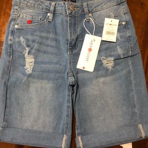 High waisted stretch shorts. Very comfortable..